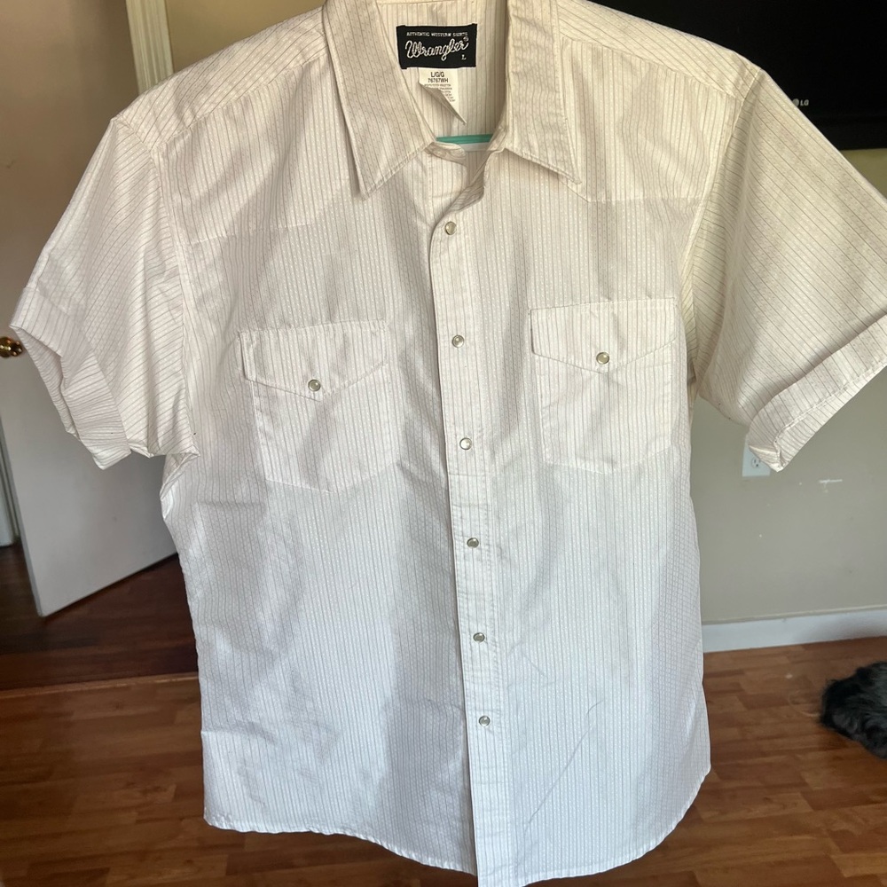 Wrangler White Short-Sleeve Button-Down Shirt